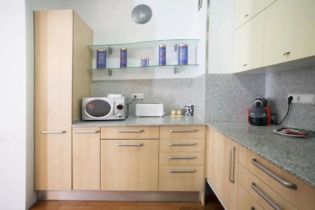 Canela Homes Barcelona Universitat 0*,  إسبانيا